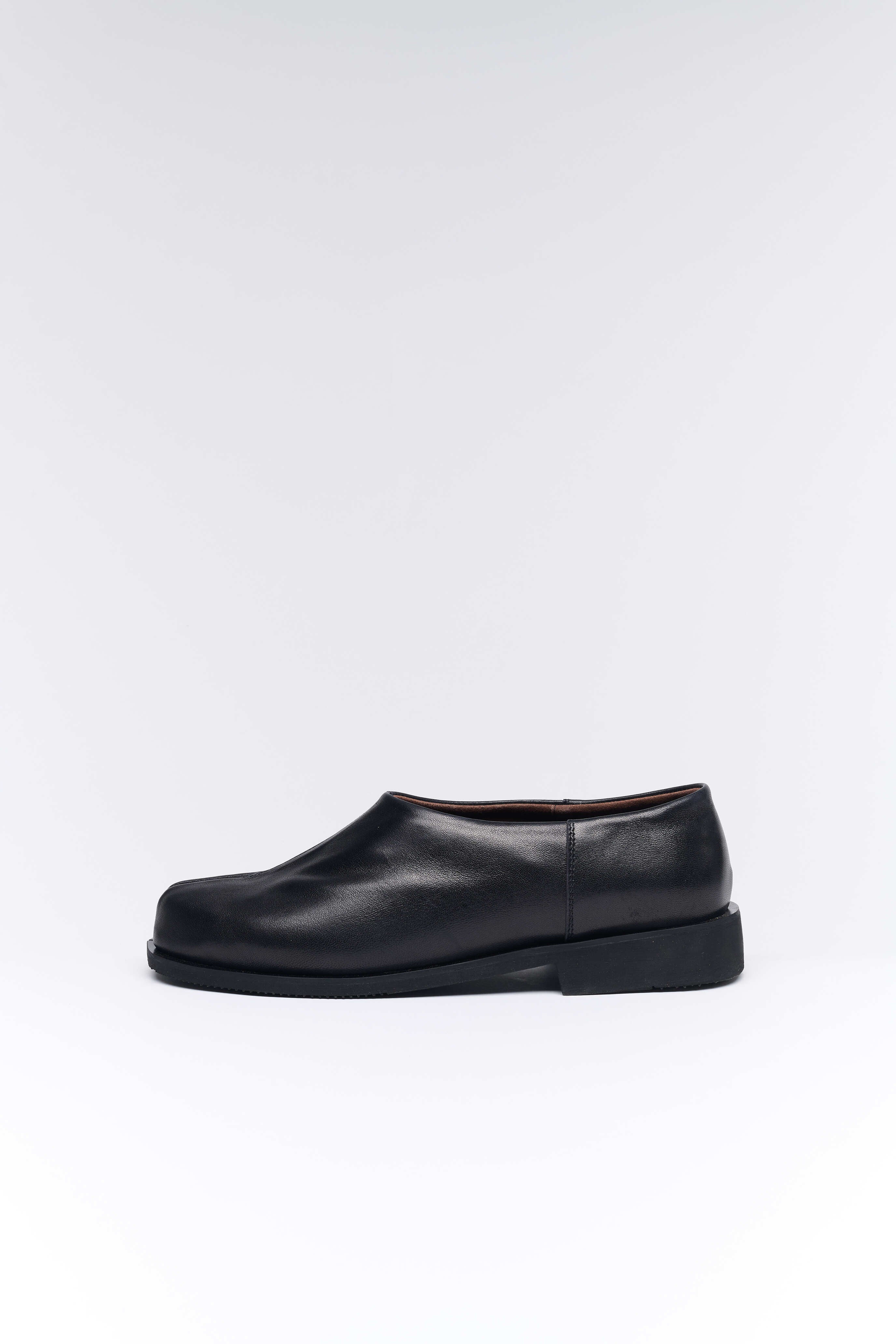 (MEN'S) NN V-Toes shoe
