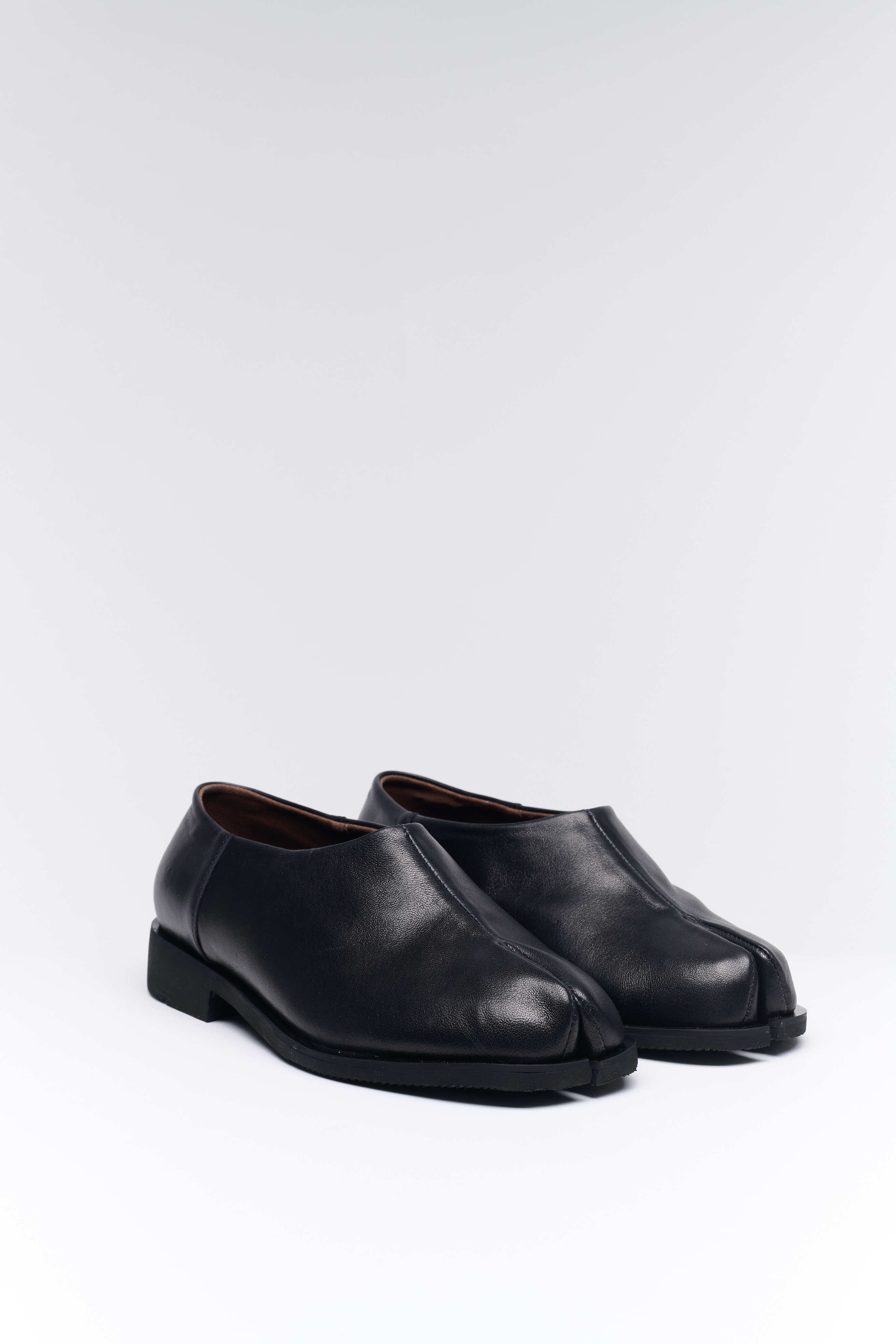 (MEN'S) NN V-Toes shoe
