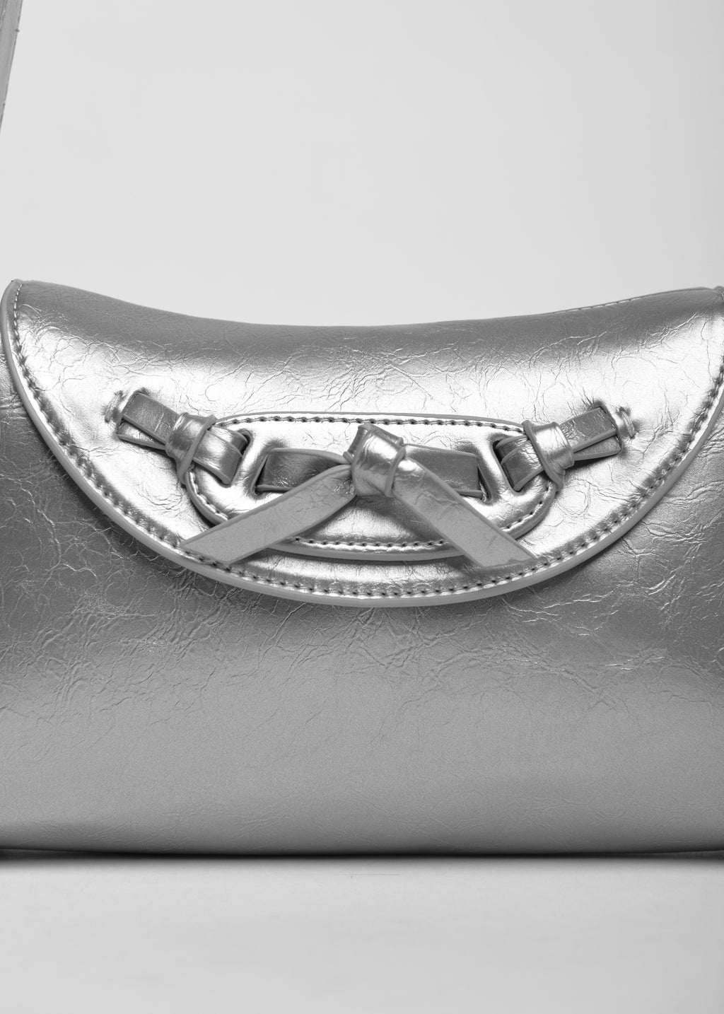 2000’s Knotted - Metallic Silver