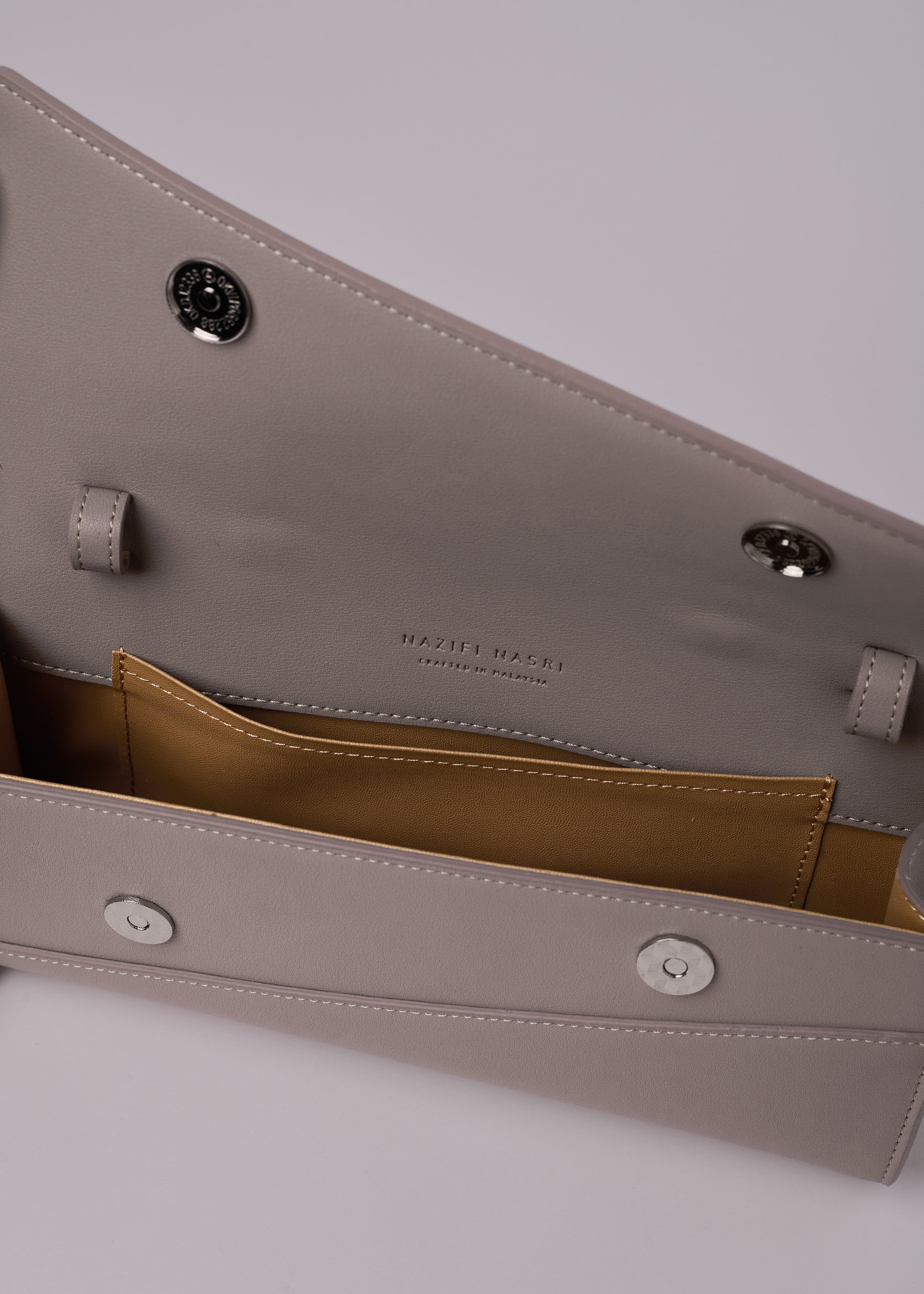 Symmetrical Pochette - Taupe