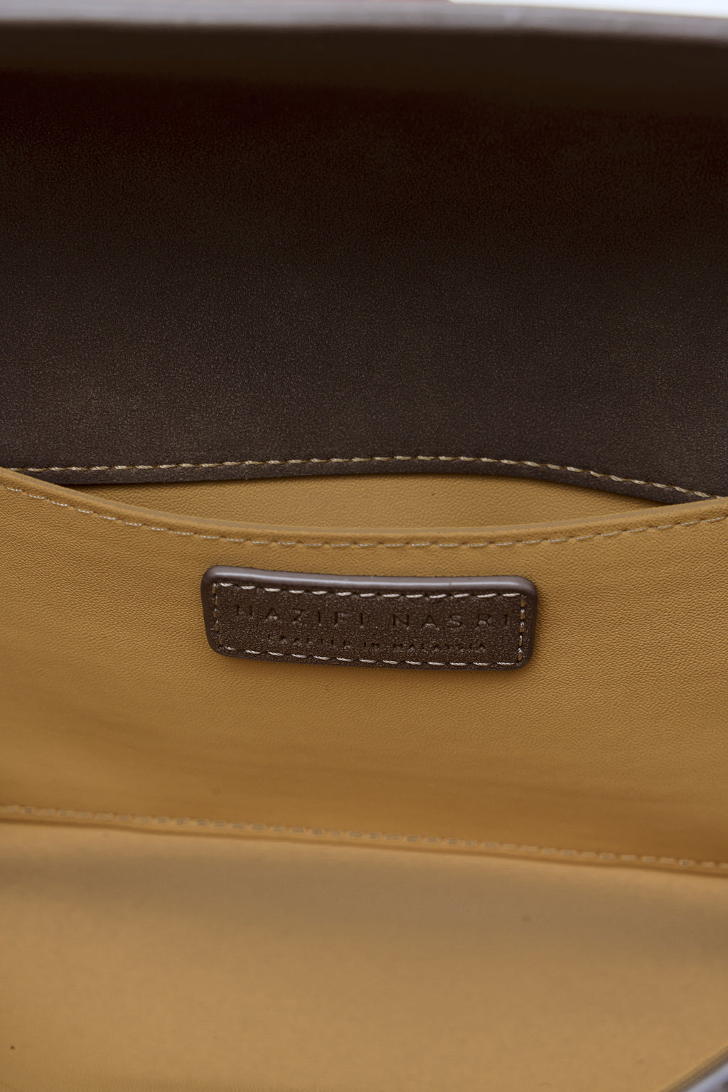 Symmetrical Pochette Suede - Cappucino