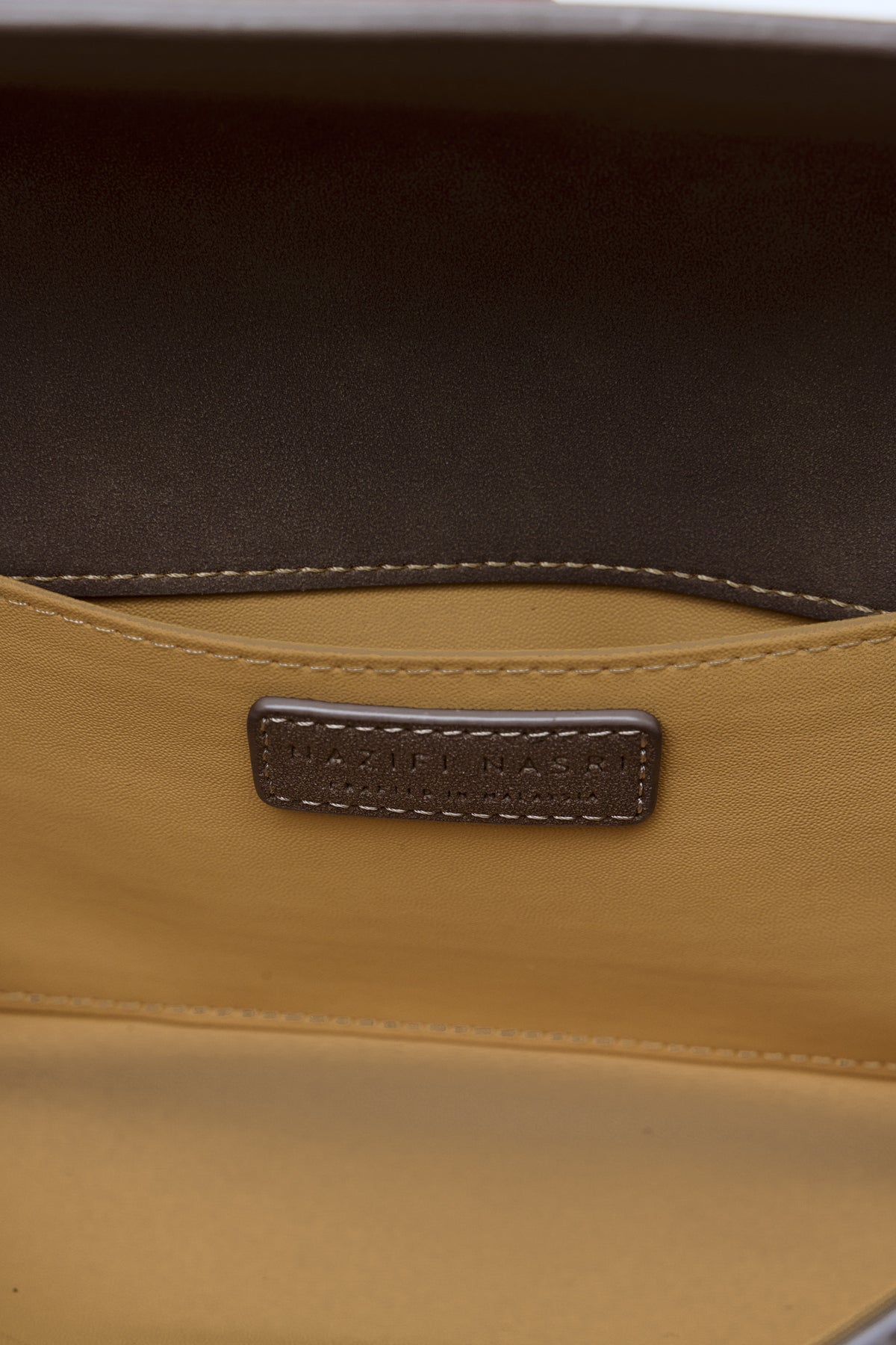 Symmetrical Pochette Suede - Cappucino