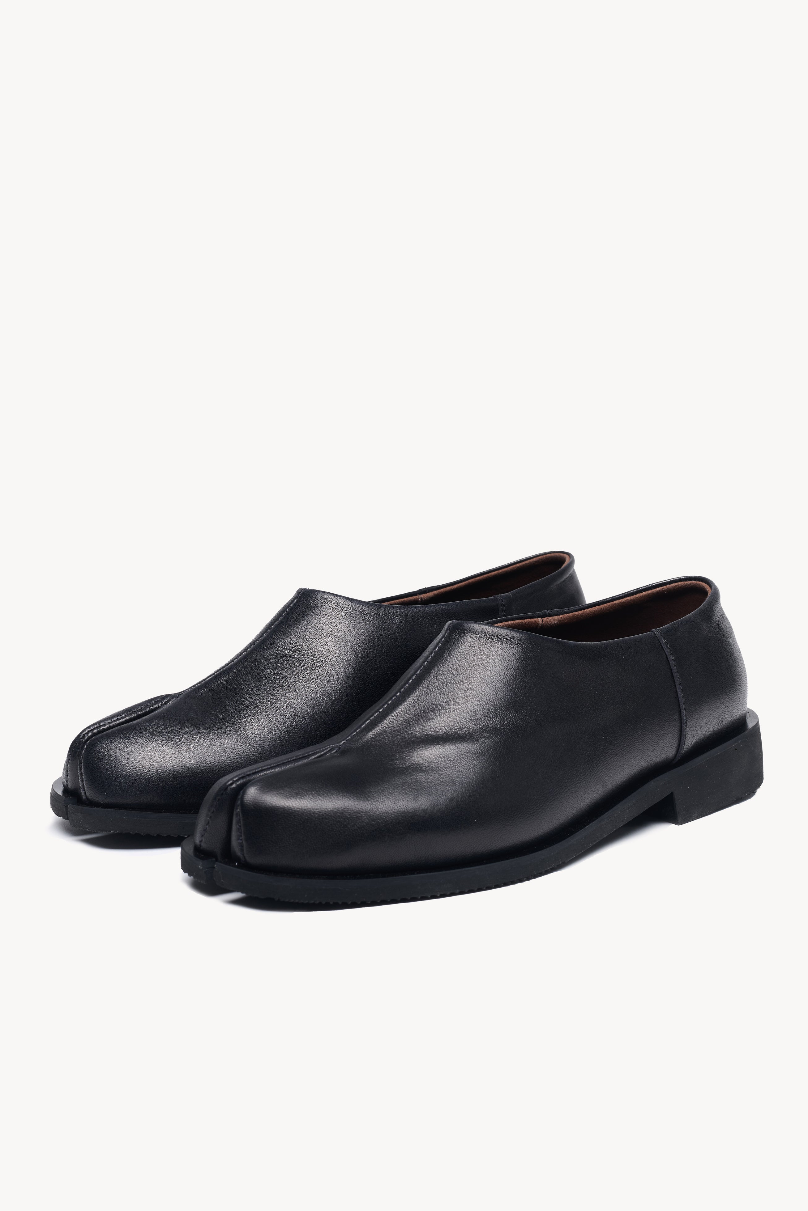 (MEN'S) NN V-Toes shoe