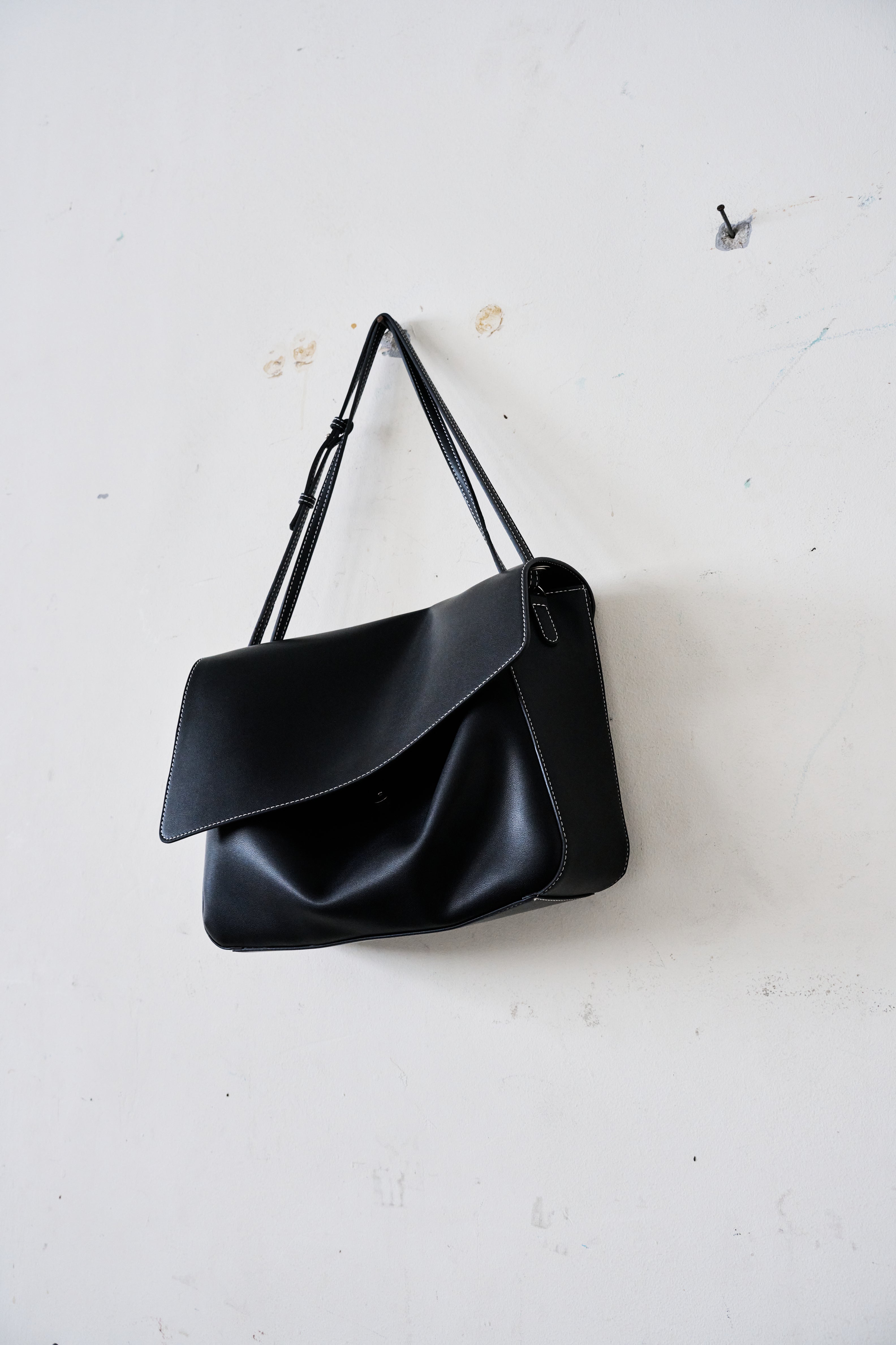 Supersized Symmetrical - Black