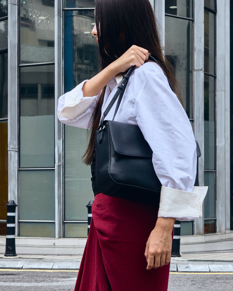 Matte Midisized Symmetrical - Black