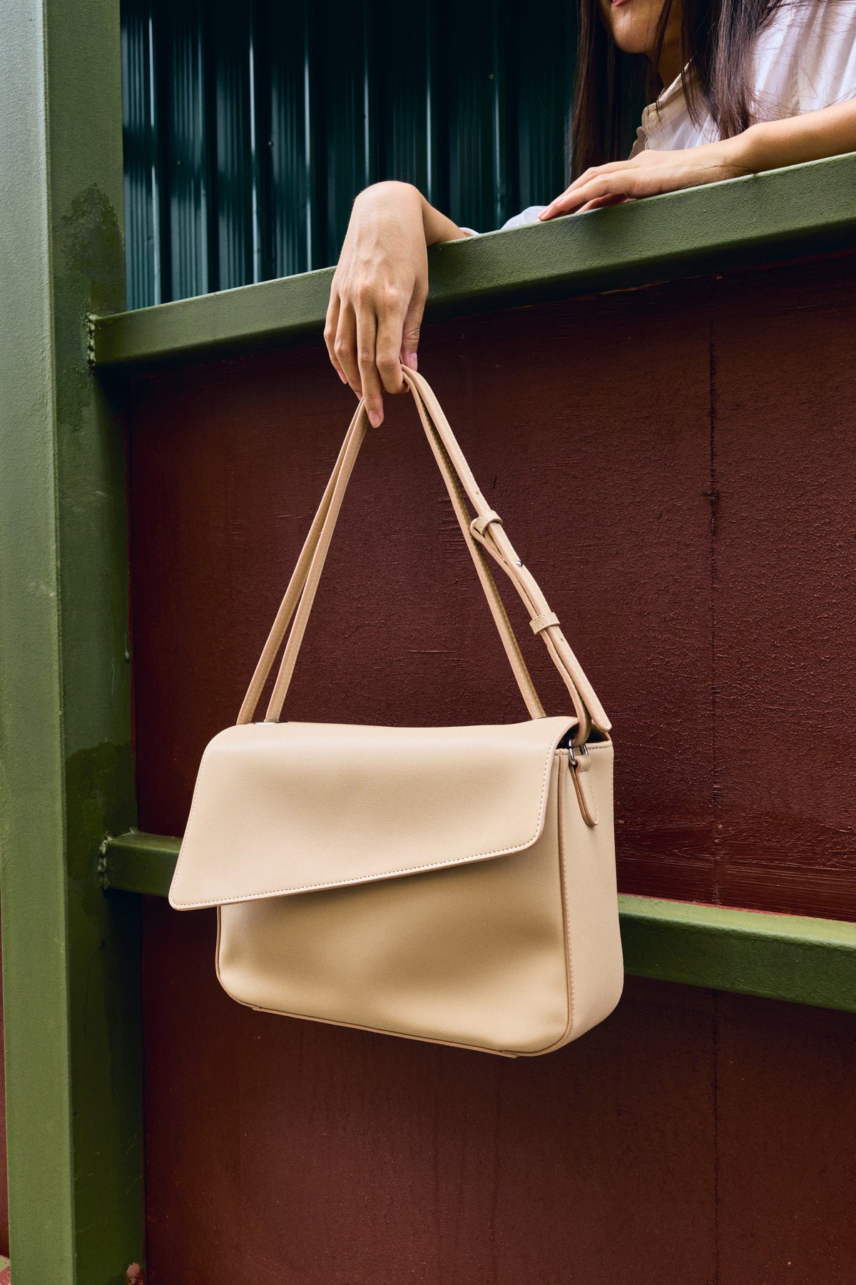 Matte Midisized Symmetrical - Praline Nude