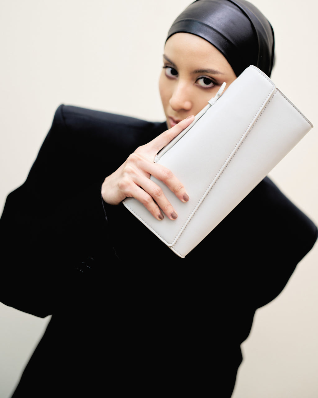 Symmetrical Pochette - White Grey