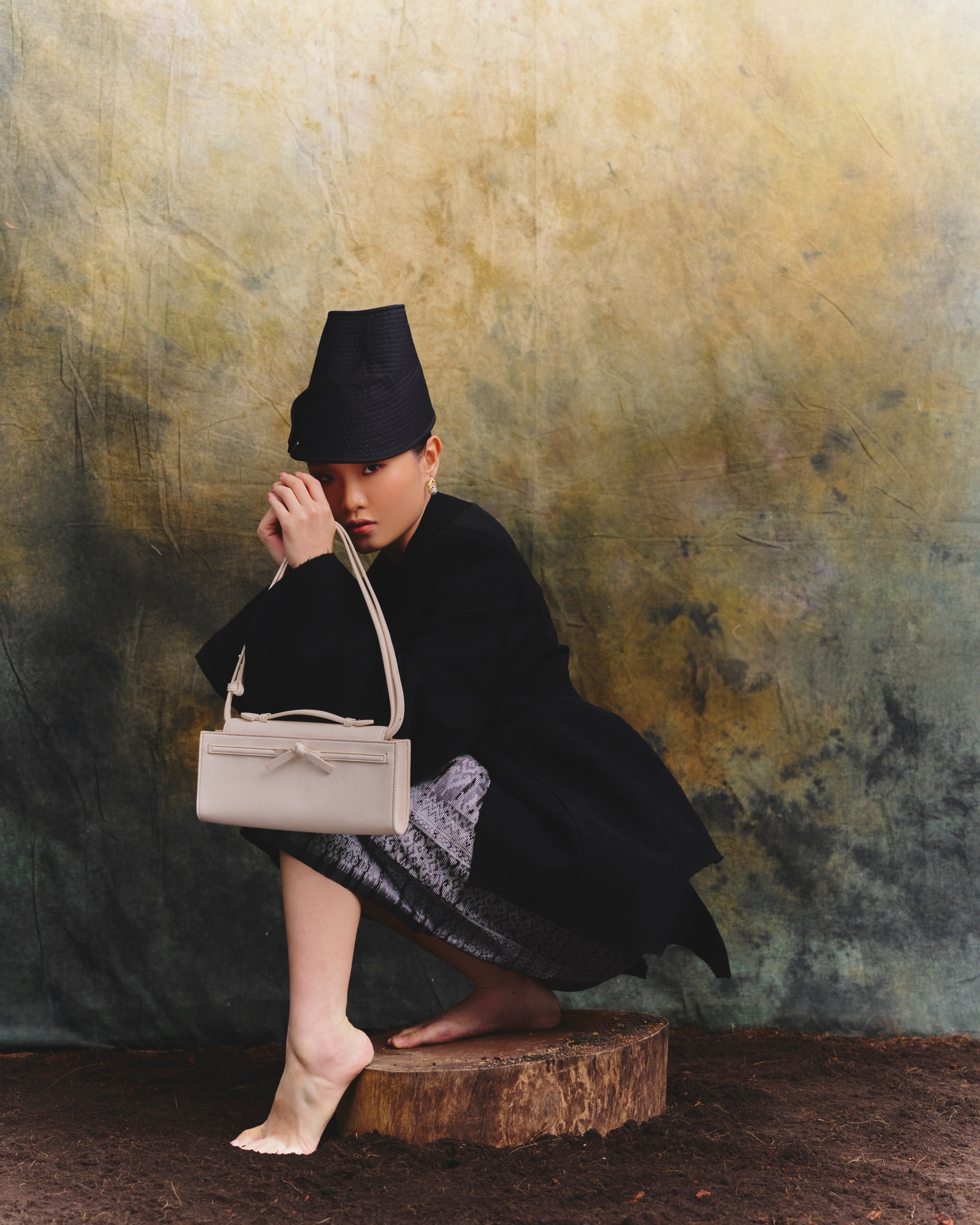 Ikatan Pochette - Off White