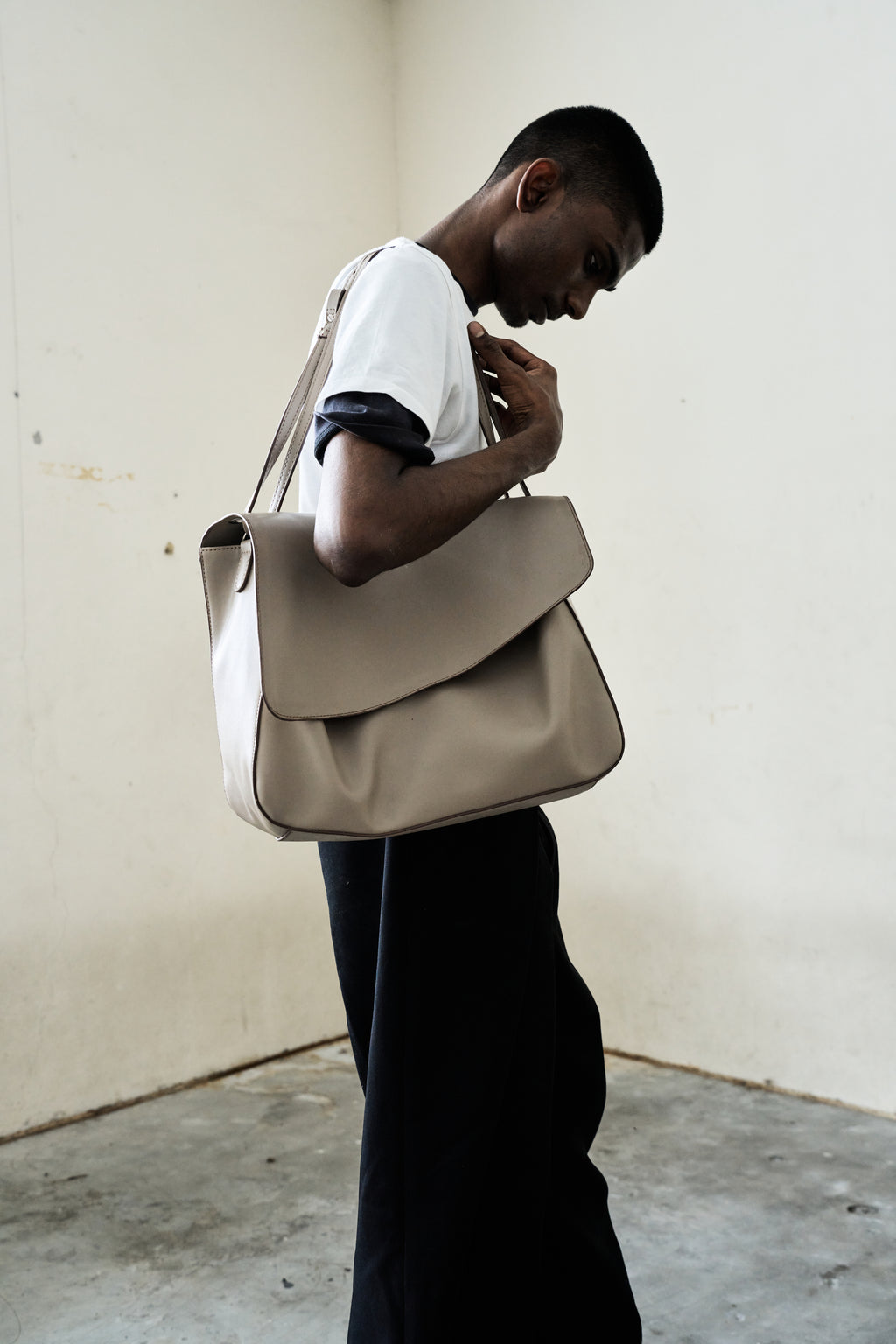 Supersized Symmetrical - Taupe
