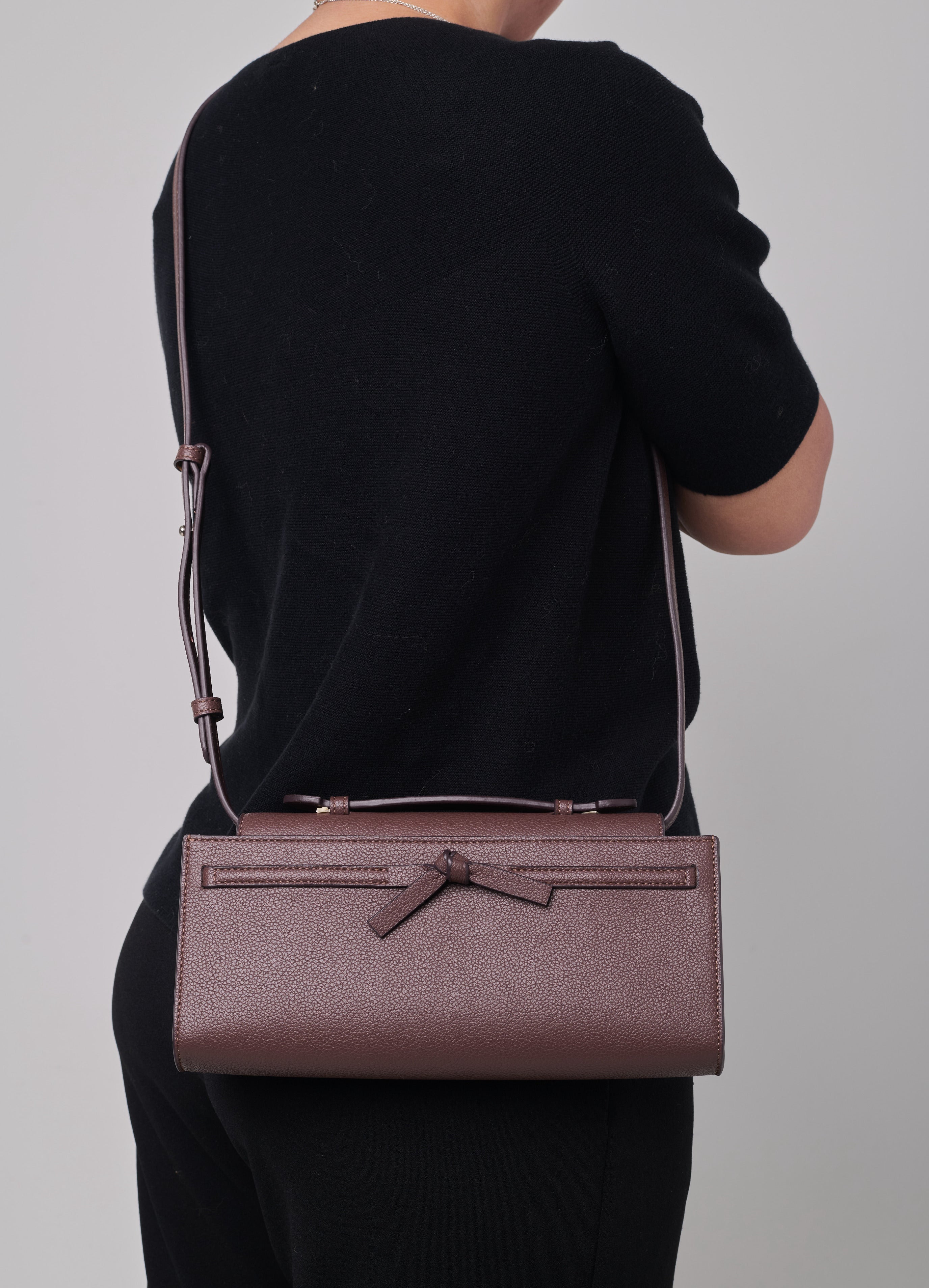 Ikatan Pochette - Dark Chocolate