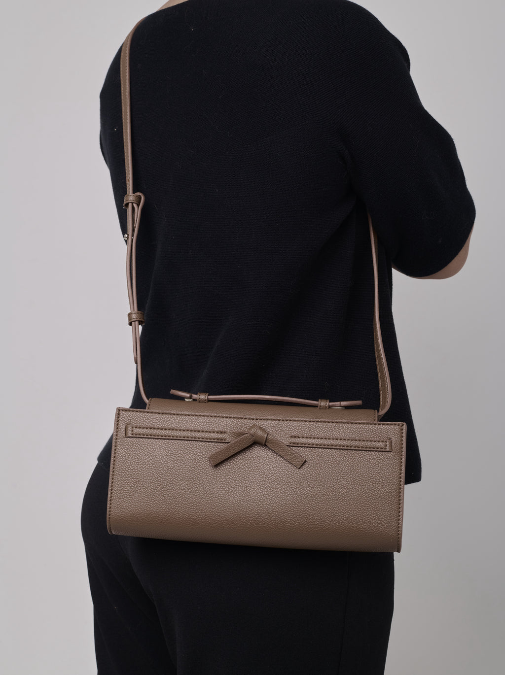 Ikatan Pochette - Wood