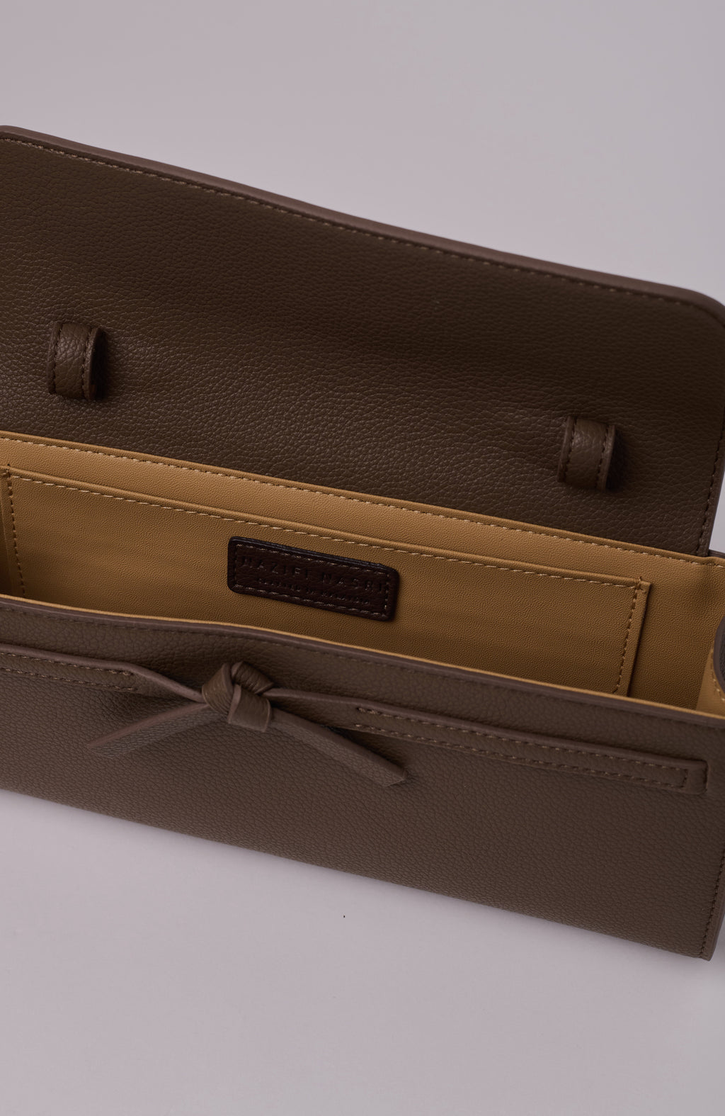 Ikatan Pochette - Wood