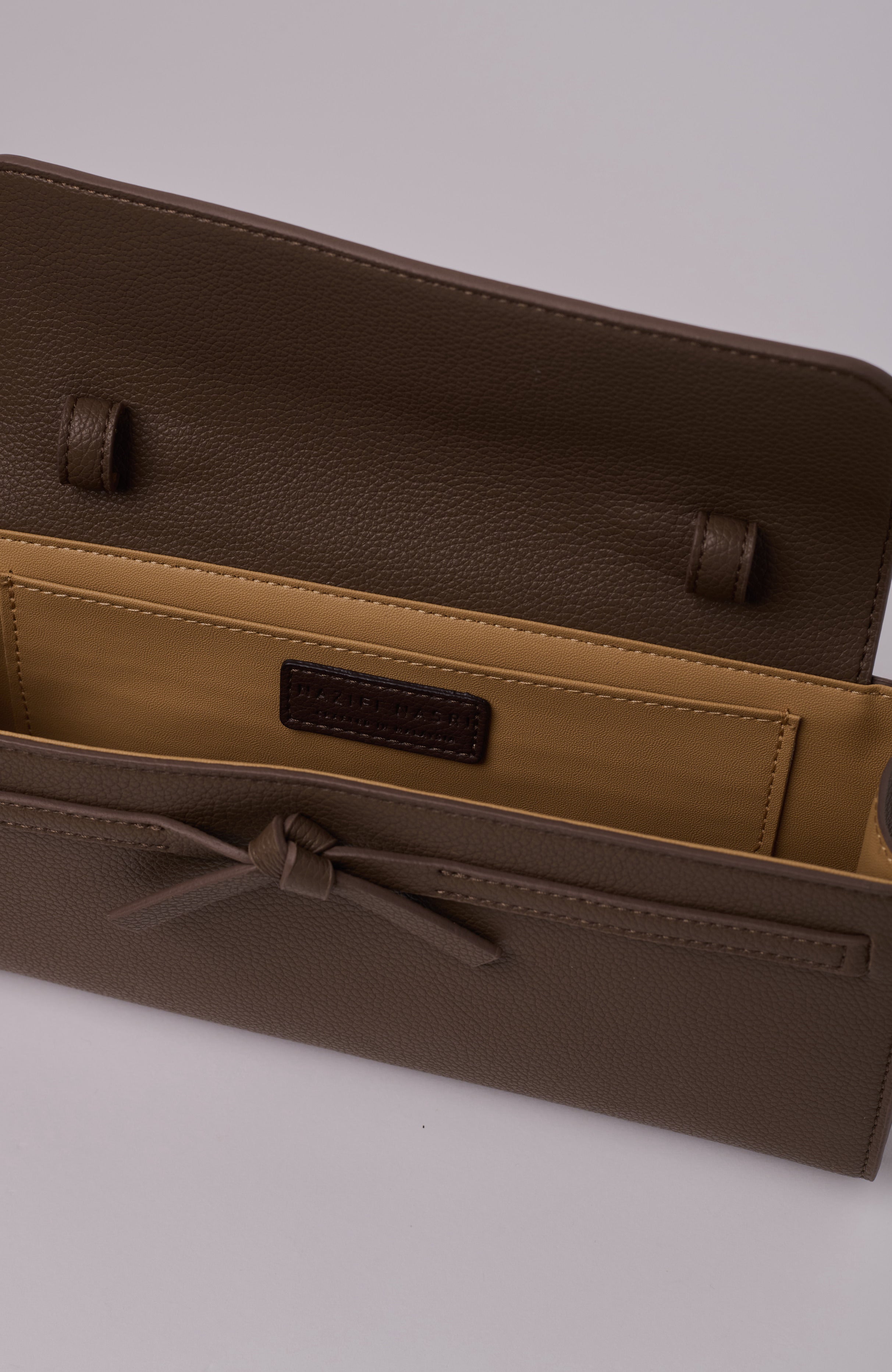 Ikatan Pochette - Wood
